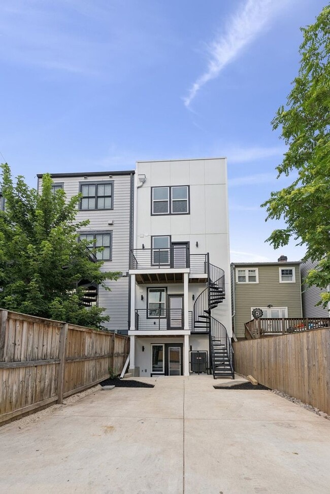 Building Photo - 2608 4th St NE