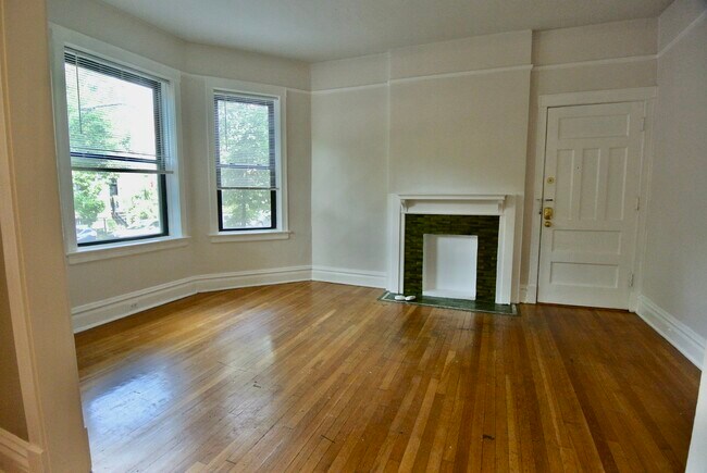Foto del edificio - 3809 N Lakewood Ave #1