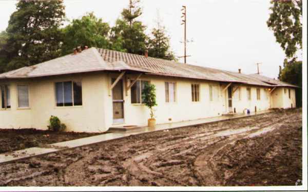 Building Photo - 101-109 El Carmelo Avenue
