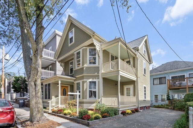 Building Photo - 14 Moore St