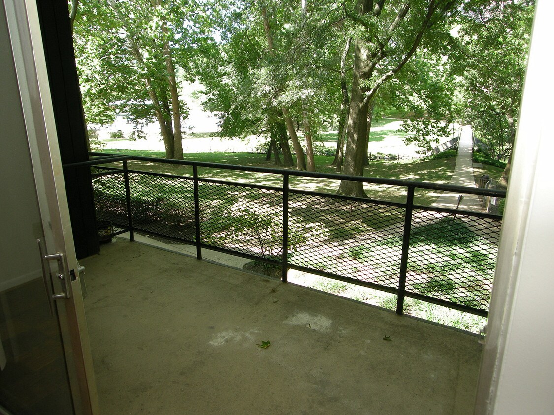 Foto principal - 10220 Rockville Pike