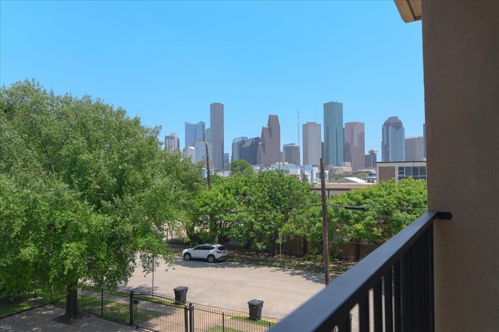 Foto principal - 1518 Bingham St