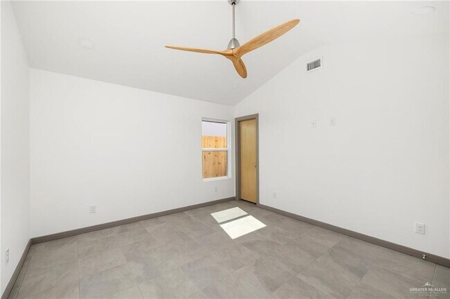 Foto del edificio - 1320 E Hibiscus Ave