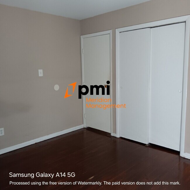 Foto del edificio - Headline Cozy 2-Bedroom Duplex in the Heart of Indianapolis - Ideal Rental Opportunity!