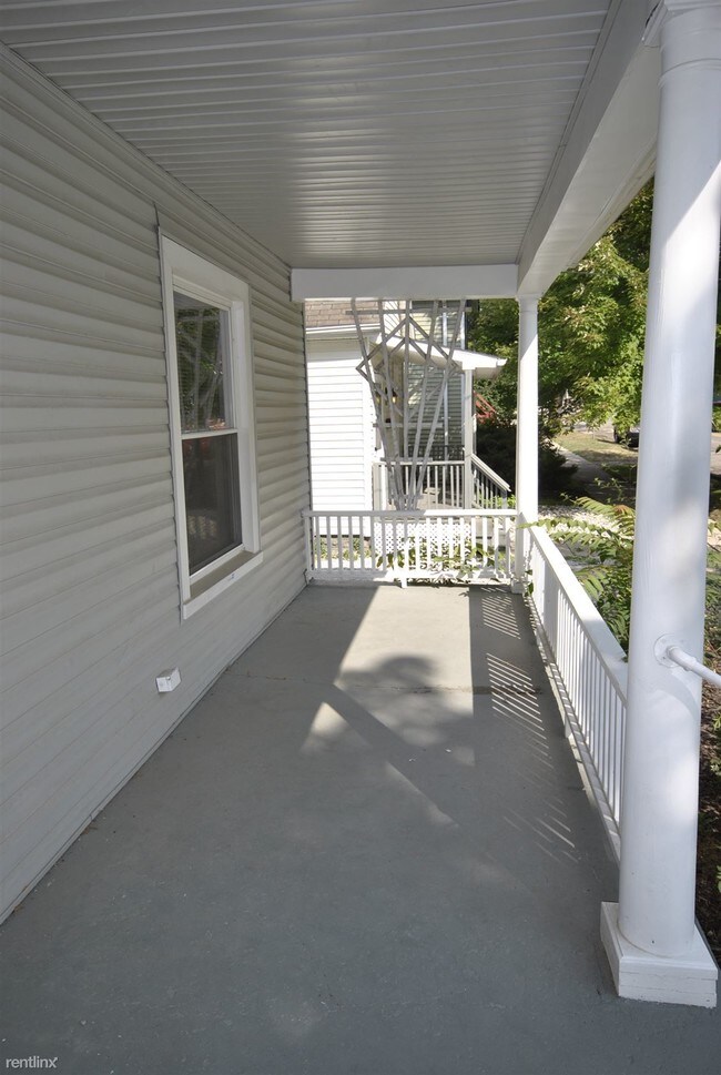Building Photo - 3 br, 1 bath House - 211 E. Kingsley St  H...