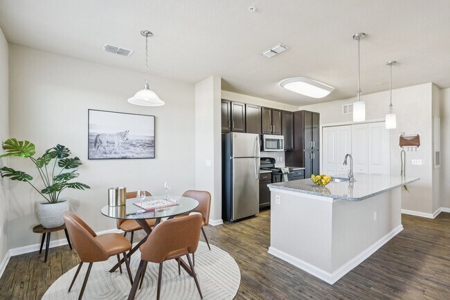 Foto del edificio - Charleston on 66th