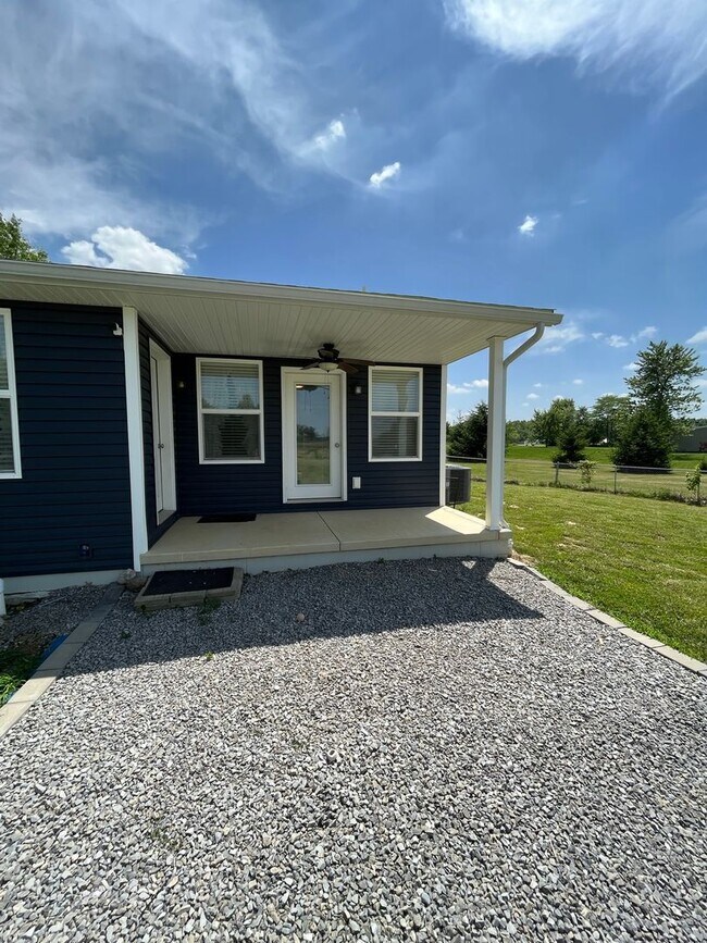Building Photo - Charming Rural Retreat in Richwood-Lawn Ca...