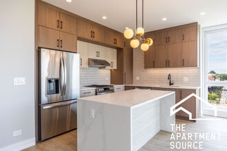 Building Photo - 2351 W Flournoy St