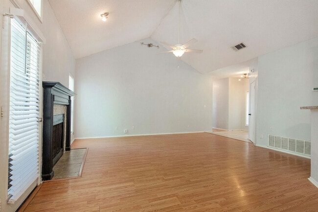 Building Photo - 504 Purple Sage Dr