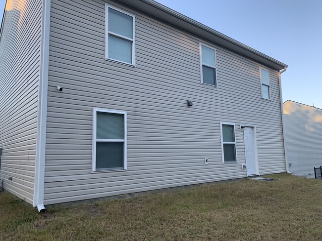 Back - 417 Kildare Way