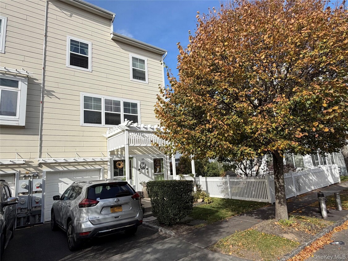 Primary Photo - 2-15 Beach Breeze Ln