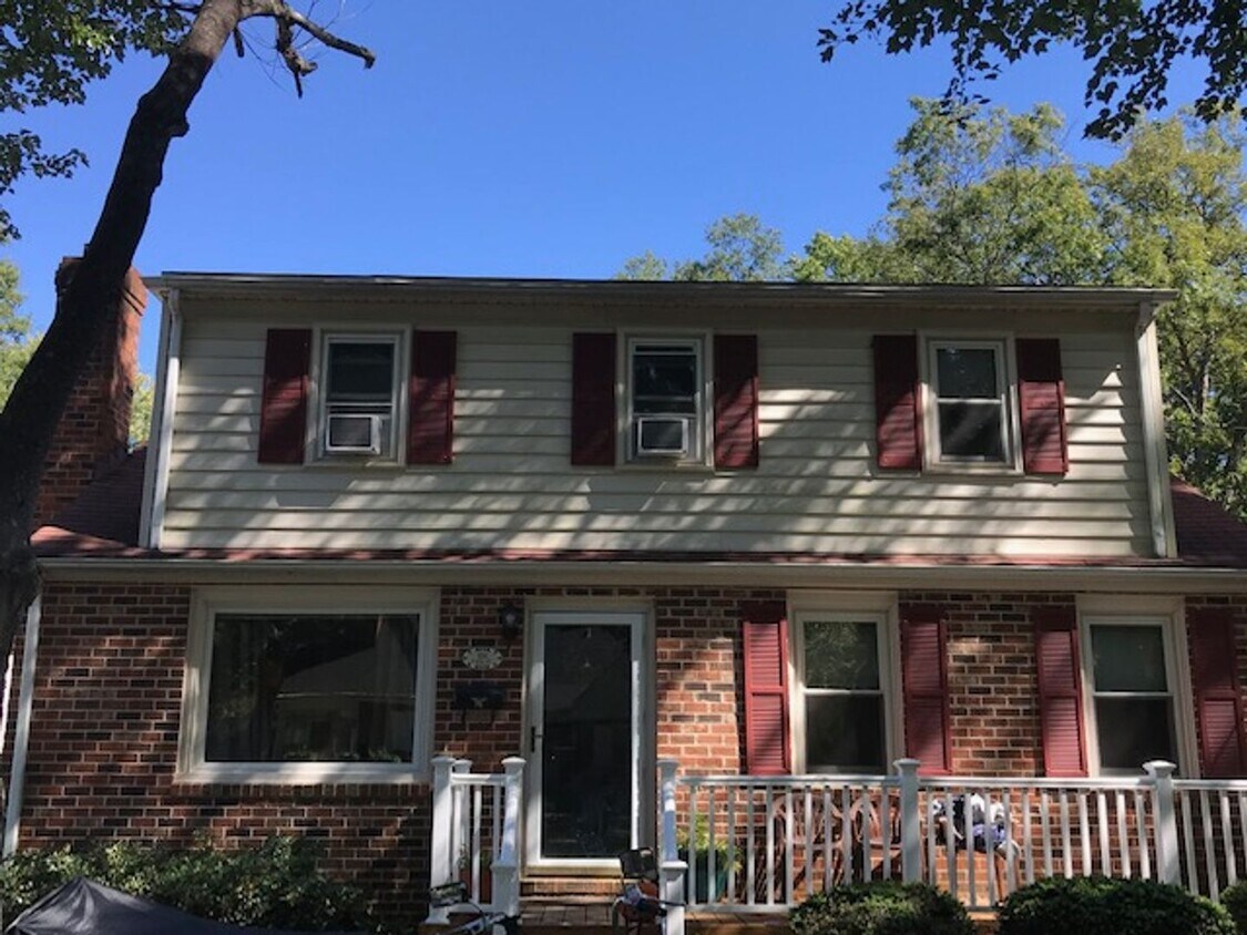 Primary Photo - 4 BR/ 2 BA Four Bedroom Two Story Home wit...