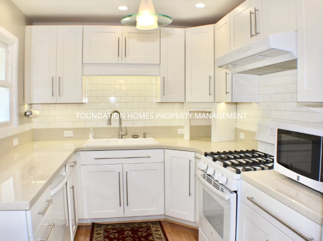 Foto del edificio - Remodeled 2BD/1BA Strawberry Village Duple...