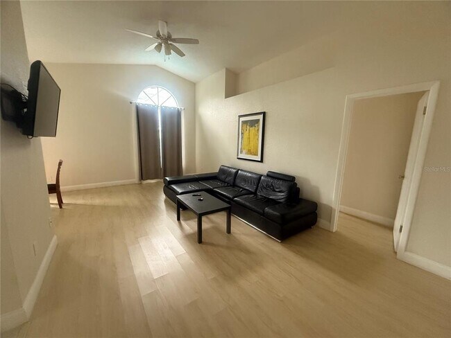 Foto del edificio - 5240 Lonesome Dove Dr