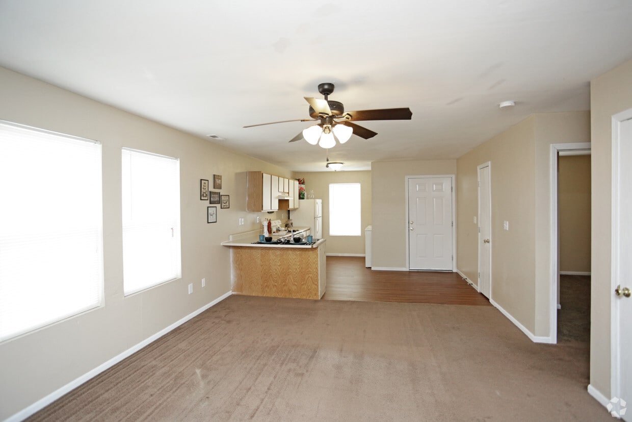 College Town Apartments Apartments Warrensburg, MO