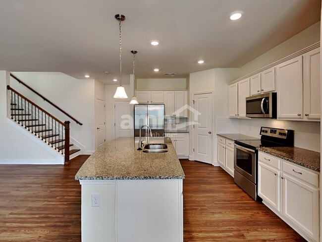 Foto del edificio - 5063 Trailwater Dr