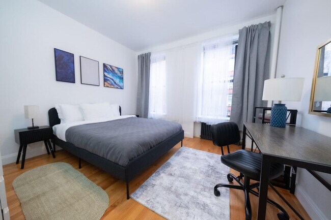 Foto del edificio - 302 E 104th St