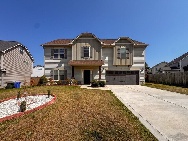 Foto del edificio - Beautiful 4 Bed 3.5 Bath Home in Jack Britt School District
