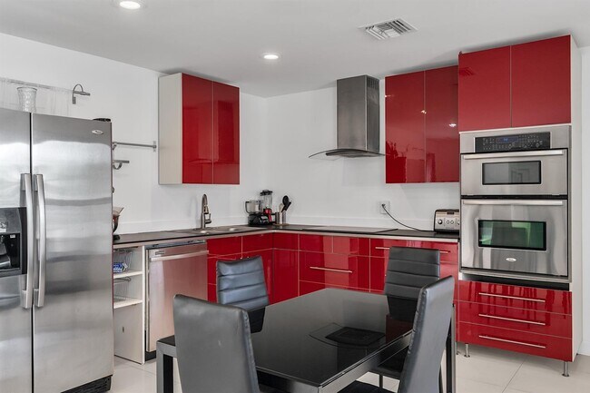 Foto del edificio - 2600 NE 22nd St