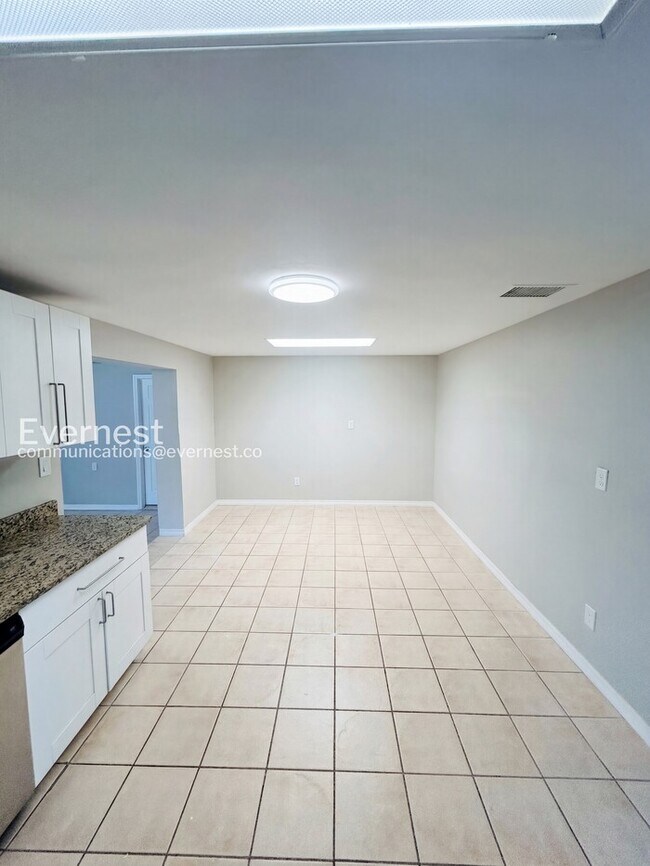 Foto del edificio - 8519 Sunbeam Ln