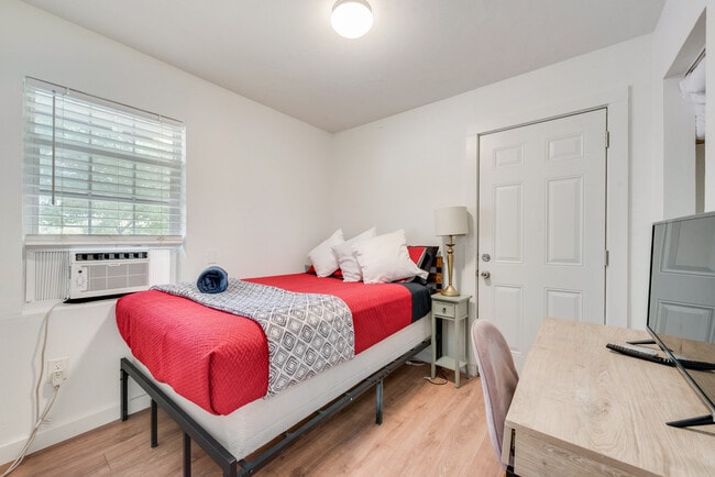 Second Bedroom, Access to backyard - 709 N Pecan St