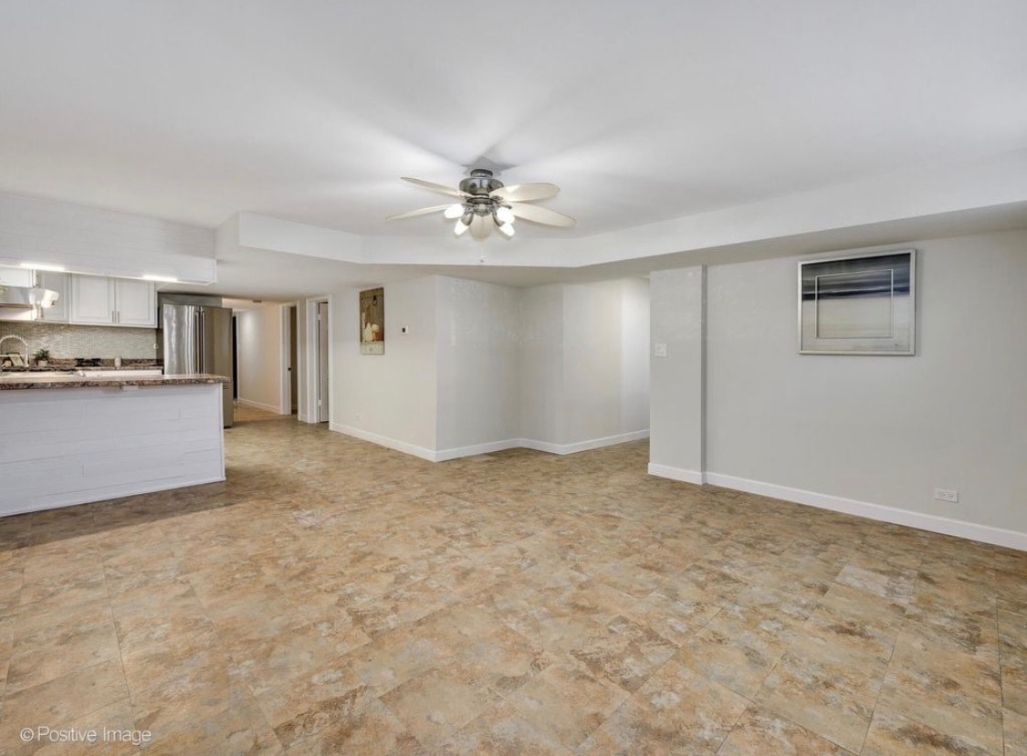 Building Photo - 6240 N Richmond St