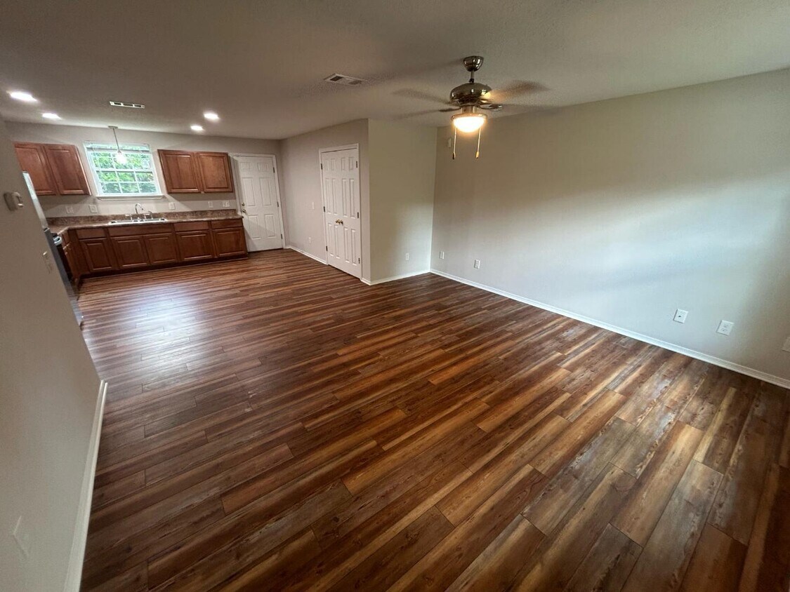 Foto principal - 214 Emerald Ave