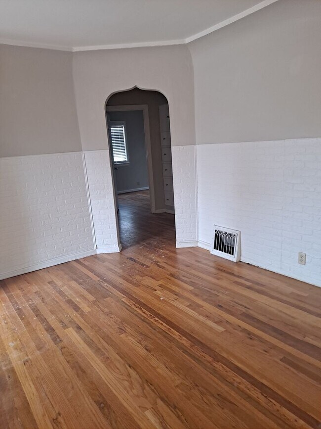 Foto del edificio - 431 W Grant Ave