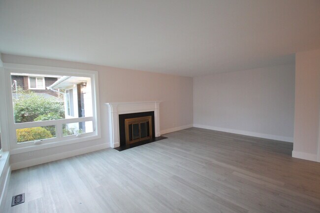 Building Photo - 10731 SW Cowan Rd