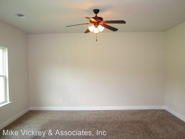 Building Photo - 3 br, 2.5 bath House - 520 Cranberry Circle