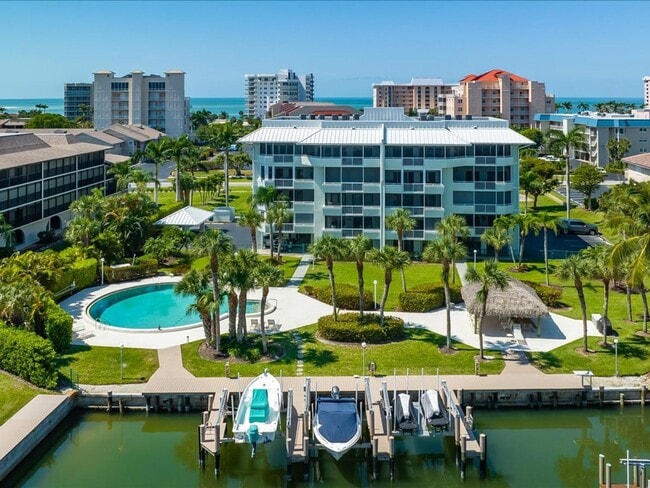 Building Photo - Sleek and Inviting 2 Bedroom unit with Stu...