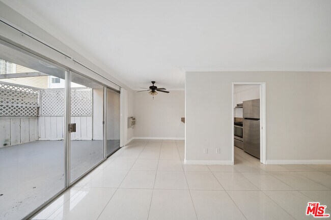 Foto del edificio - 7545 Hampton Ave