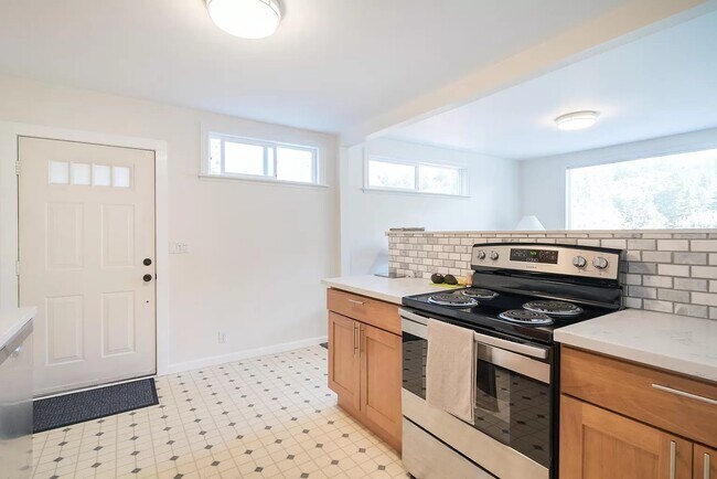 Foto del edificio - 1120 SW Broadway Dr