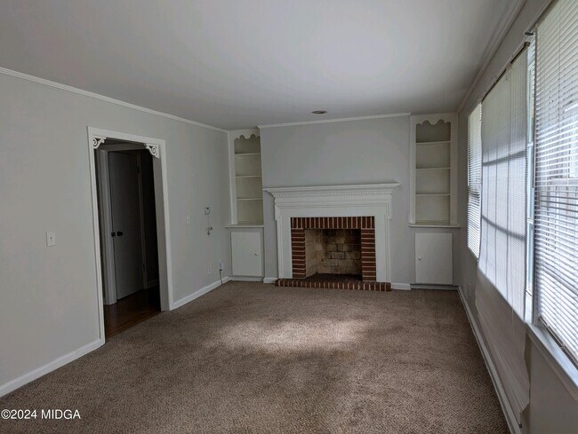 Foto del edificio - 2971 Crestline Dr