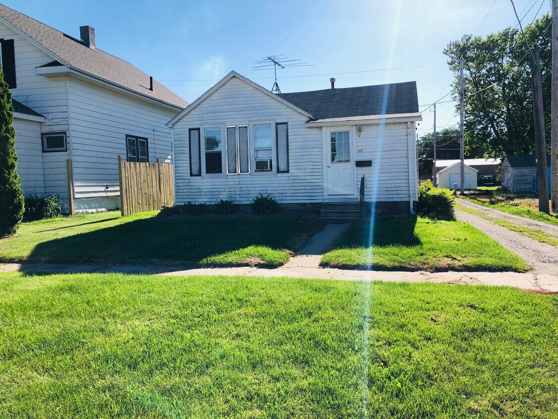 105 Commercial St, Reinbeck, IA 50669 House Rental in Reinbeck, IA