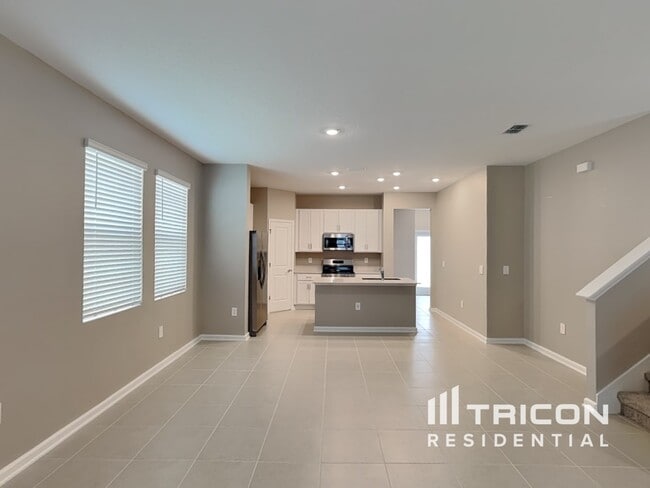 Building Photo - 733 Honeyrock St