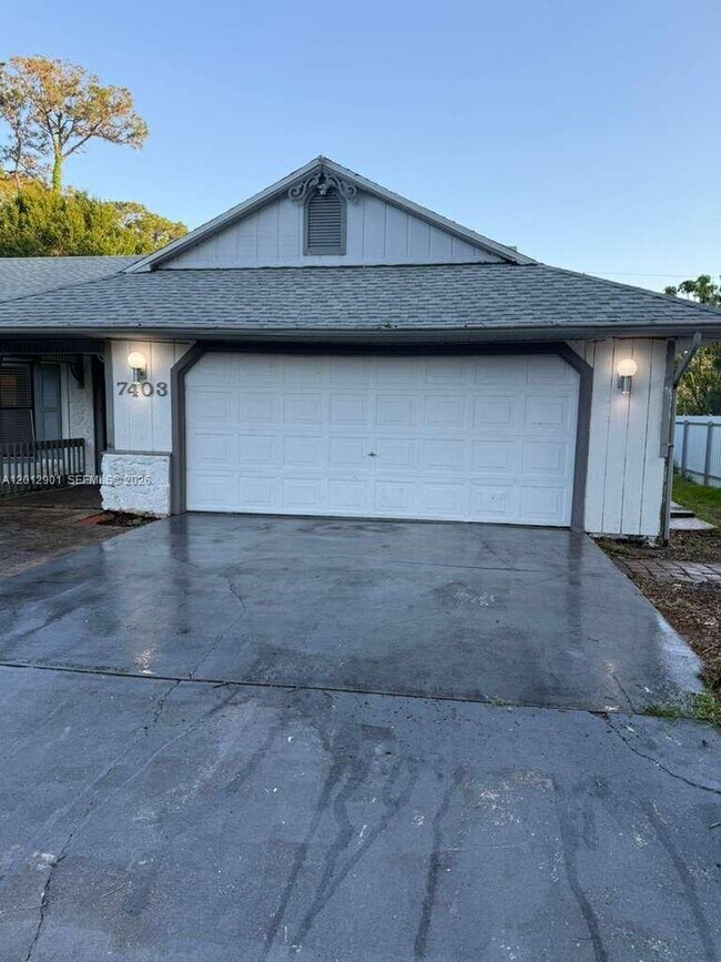 Building Photo - 7403 Winter Garden Pkwy
