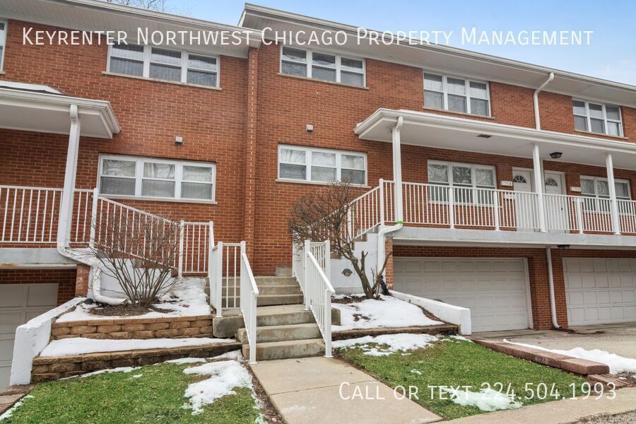 Primary Photo - 169 E Palatine Rd