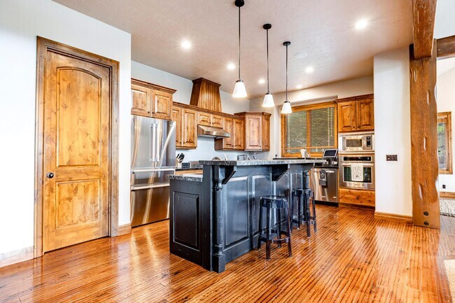 Foto del edificio - Magnificent Mountain Living in Jeremy Ranch
