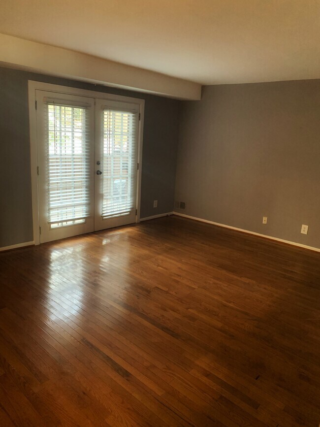 Foto del edificio - 7516 Hawthorne St