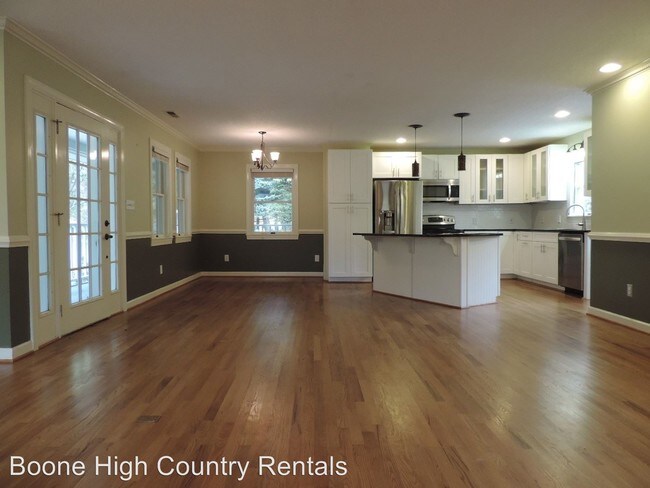 Foto del edificio - 4 br, 3 bath House - 247 Valley Stran