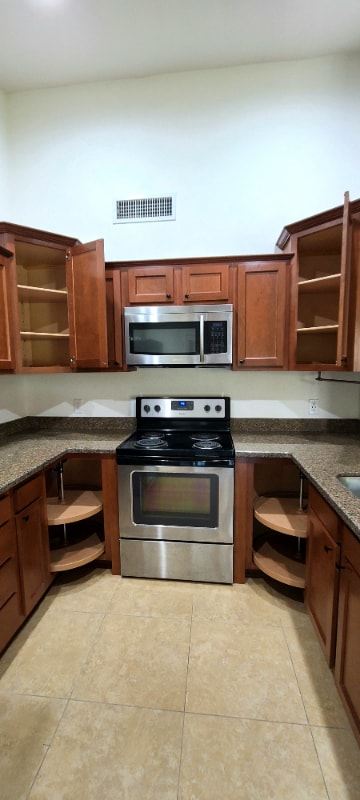 Building Photo - 8409 W Dreyfus Dr
