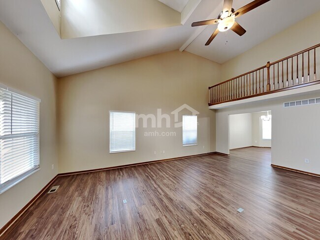 Building Photo - 5923 Aquamarine Dr