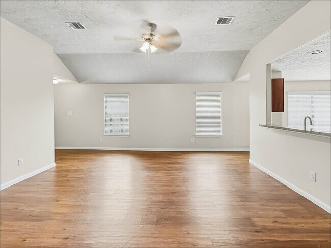 Foto del edificio - 4026 Hawthorn Arbor Ct