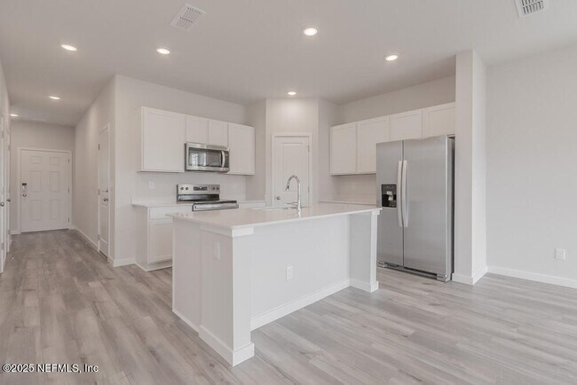 Building Photo - 179 Brazil Nut Cir