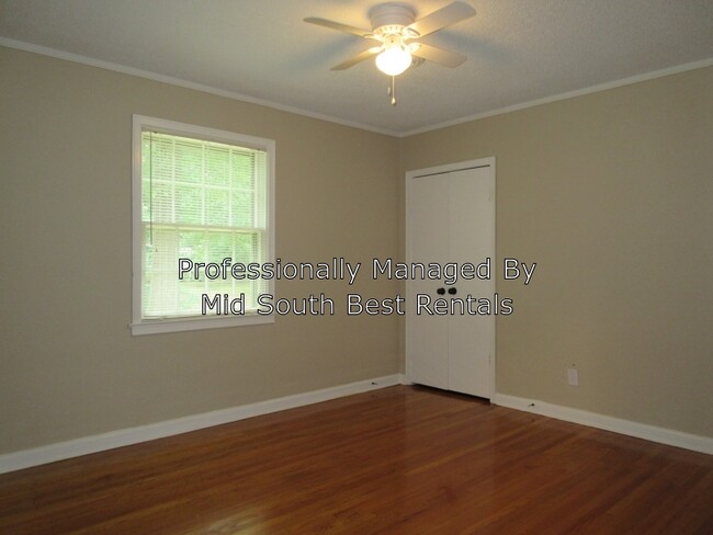 Foto del edificio - 3963 Whitehaven Ln