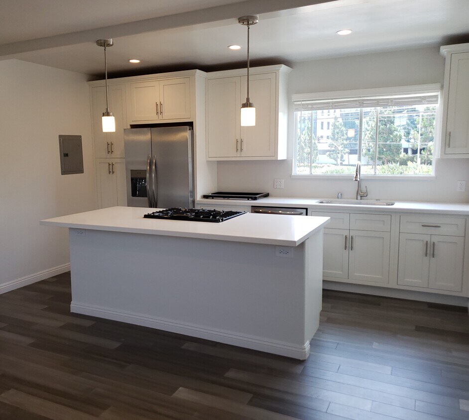 Foto principal - 5567 Inglewood Blvd