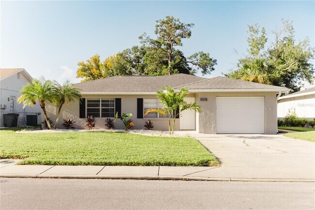 Foto del edificio - 6520 Meadowbrook Ln