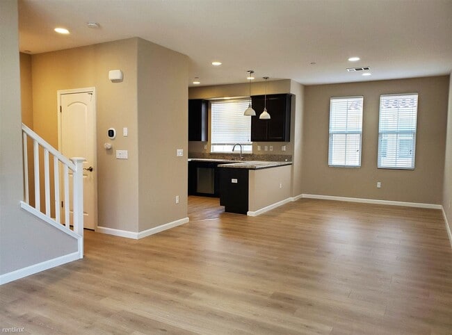 Building Photo - 2 br, 2.5 bath Townhome - 164 Heligan Lane 4