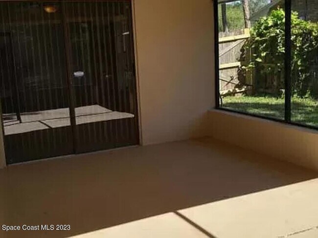 Foto del edificio - 3067 Village Park Dr